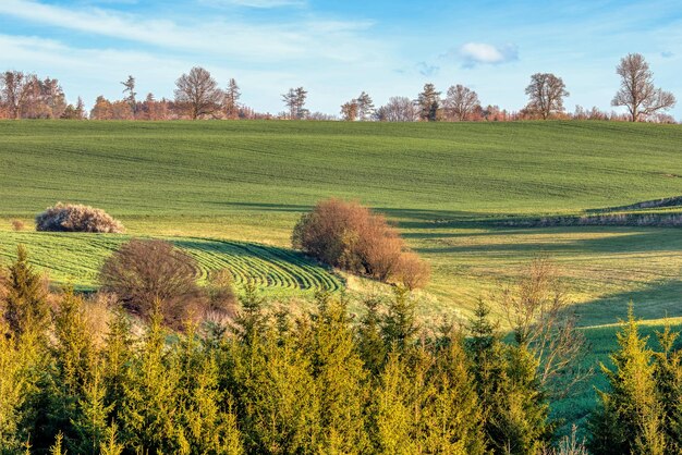 Een schilderachtig uitzicht op het land tegen de lucht