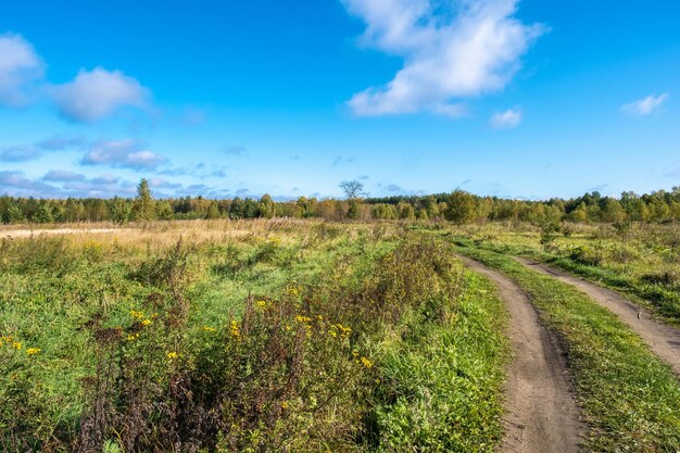 Foto een schilderachtig uitzicht op het land tegen de lucht