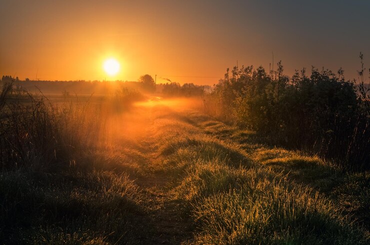 Foto een schilderachtig uitzicht op het landschap tegen de hemel bij zonsondergang