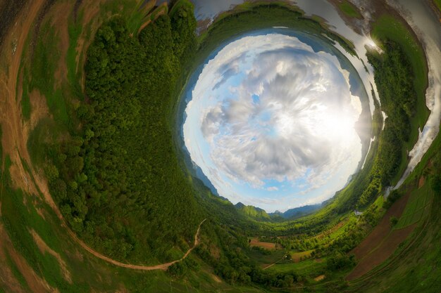 Foto een schilderachtig uitzicht op het landschap tegen de lucht