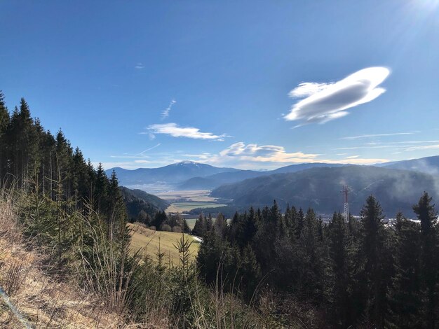 Foto een schilderachtig uitzicht op het landschap tegen de lucht