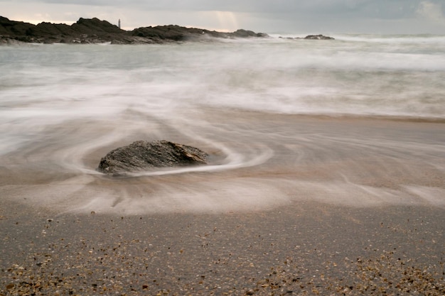 Foto een schilderachtig uitzicht op het strand