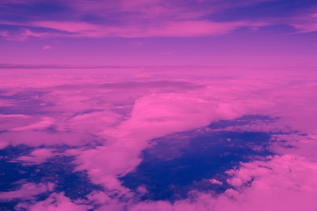 Een schilderachtig uitzicht op het wolkenlandschap tegen de hemel bij zonsondergang
