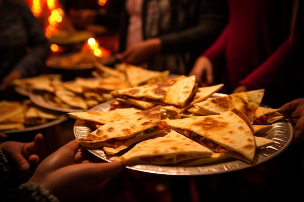 Een shot quesadillas geserveerd bij een cultureel eten