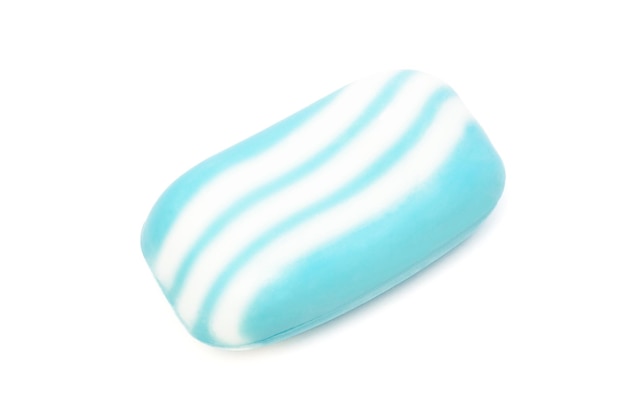 een stuk blauwe zeep op een witte achtergrond