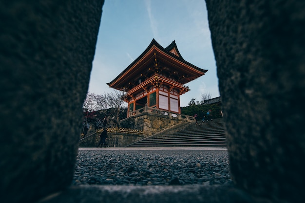 Een tempel in Kyoto, de belangrijkste toeristische attractie van de stad.