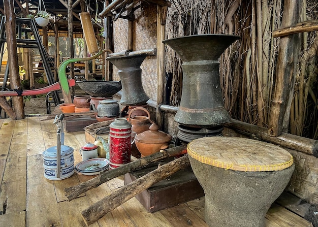 Een traditionele keuken met houtkachel