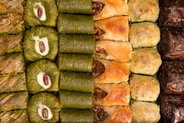 Een verscheidenheid aan Turkse zoete baklava Walnootbaklava