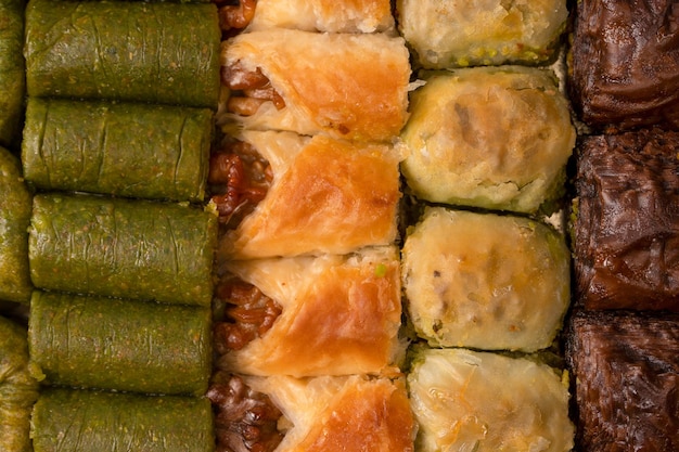 Een verscheidenheid aan Turkse zoete baklava Walnootbaklava