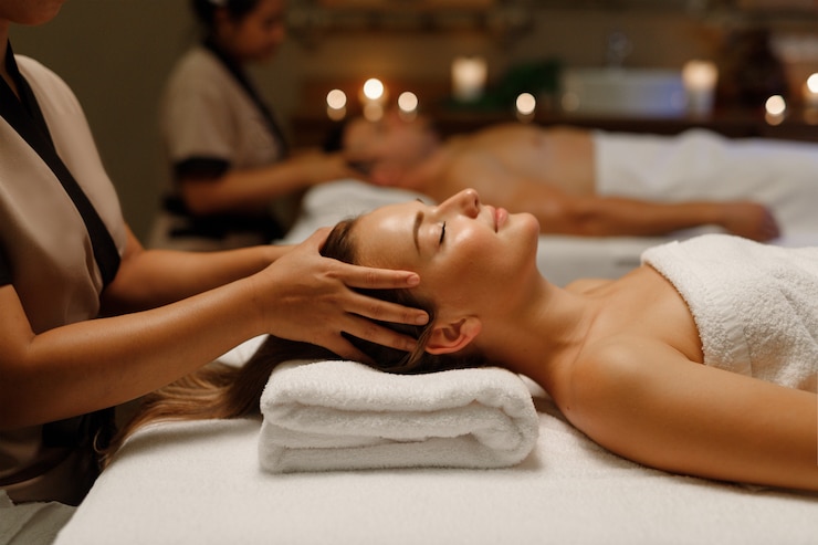 Foto een vrouw die balinese massage heeft