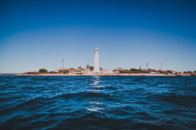 Een vuurtoren aan de kust van Kaapstad