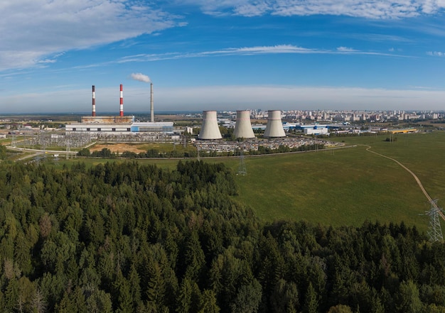 Een warmtekrachtcentrale levert elektriciteit voor de stad