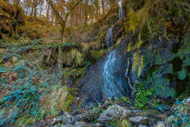 Een waterval op de berg van Aiako Harria, Guipuzcoa. Baskenland