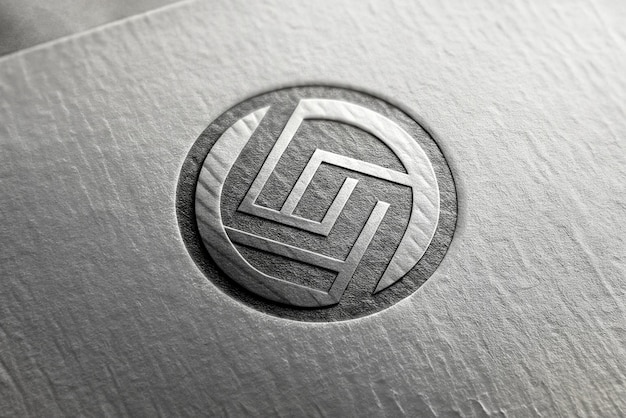 een zilveren logo met een symbool erop dat zegt herladen