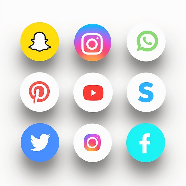 eenvoudige gekleurde icoontjes van sociale media