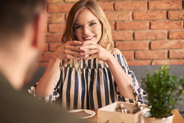 Eerste date met kopje koffie