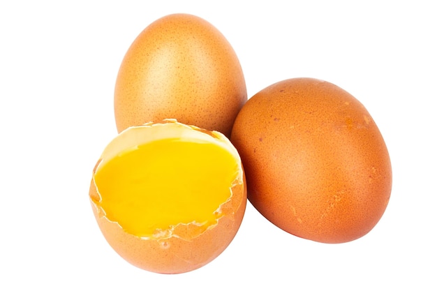 写真 白い背景に分離された卵のクローズ アップ