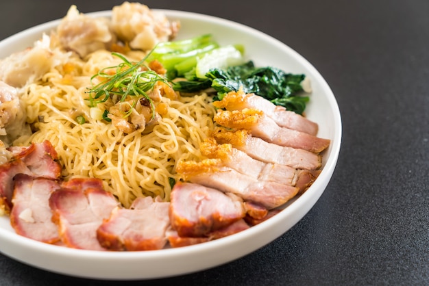 Egg noodle with red roast pork