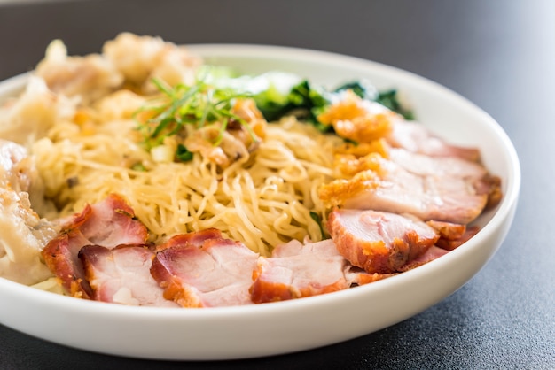 Egg noodle with red roast pork