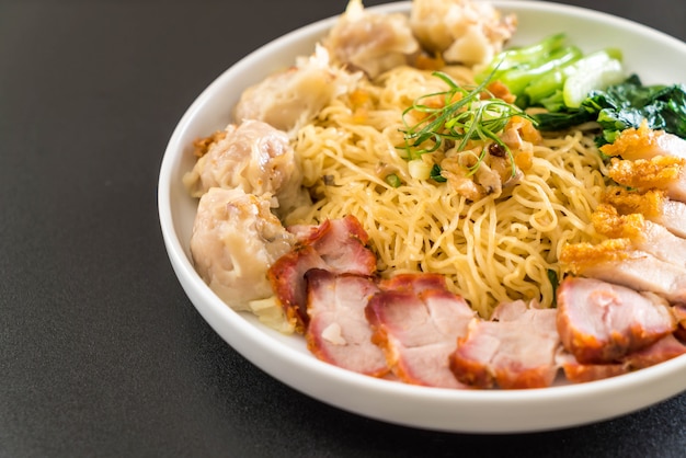 Egg noodle with red roast pork