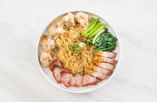 Egg noodle with red roast pork