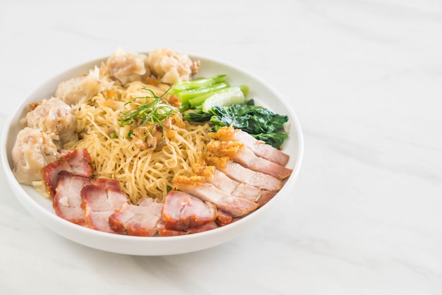 Egg noodle with red roast pork