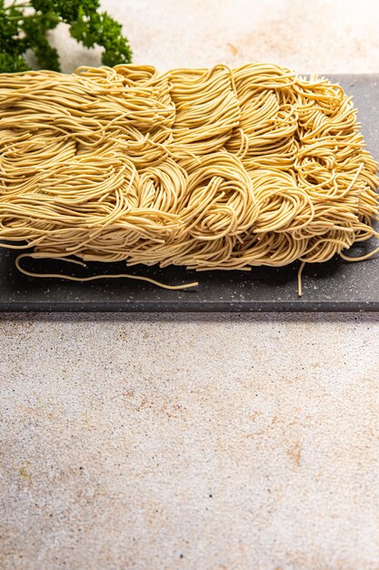 卵麺 デュラム小麦 自然 おいしい おやつ 健康的な食事 食べ物 テーブルの上のおやつ コピースペース 食べ物