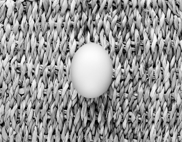 写真 枝編み細工品のテクスチャの卵