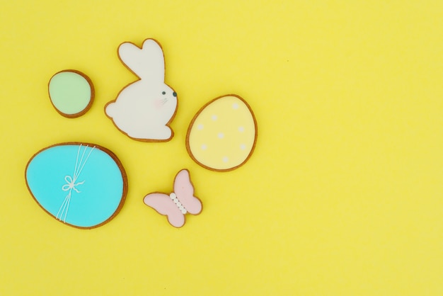 Egg shaped cookies and easter bunny.