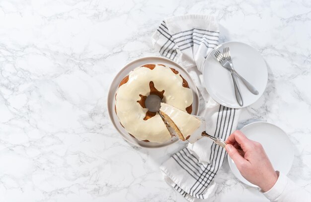 Eggnog bundt cake