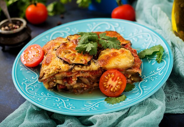 Parmigiano di melanzane (casseruola di melanzane) - un piatto tradizionale italiano