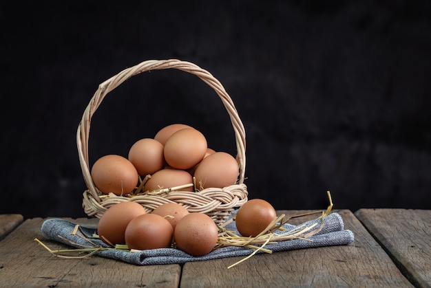 Photo eggs in a basket