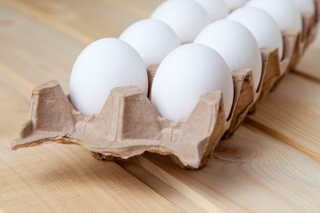 판지에있는 계란