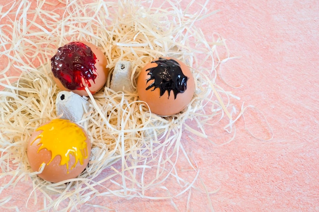 Яйца, украшенные к празднованию Пасхи