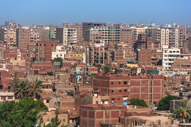 Egypte, uitzicht op de stad Caïro vanaf het plateau van Gizeh,