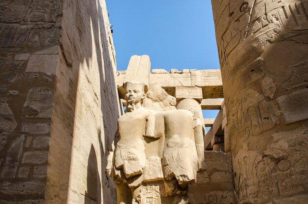 Photo egyptian art ancient sculpture in the karnak temple