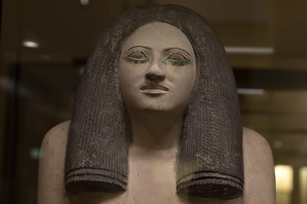 Egyptisch standbeeld van dichtbij