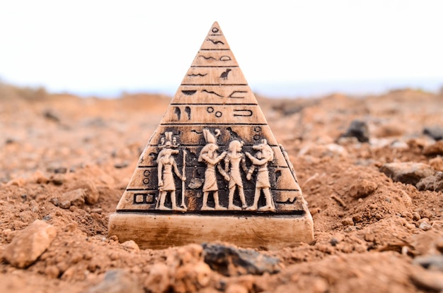 Egyptische piramidemodel miniatuur