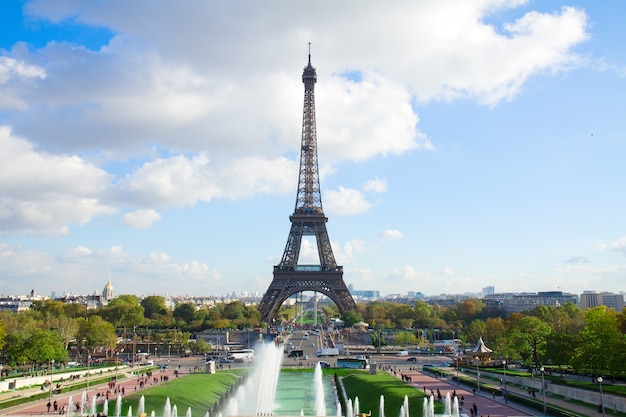 Eiffel tour and fountains of Trocadero, Paris, France