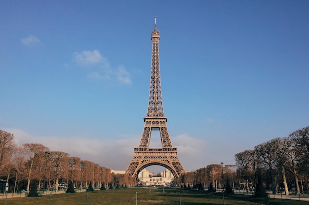 eiffel tower against sky
