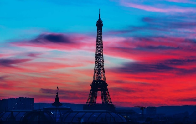 La torre eiffel al tramonto