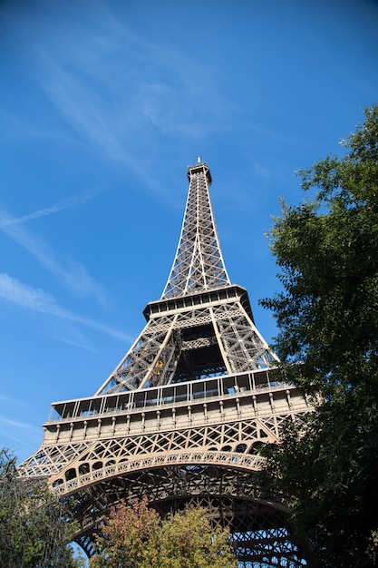 Foto eiffeltoren, symbool van parijs, frankrijk. beste bestemmingen van parijs in europa