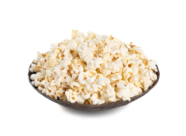 Eigengemaakte popcorn op witte muur