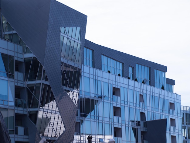 Eigentijds condominiumgebouw in de buurt van Art Museum in Denver, Colorado.