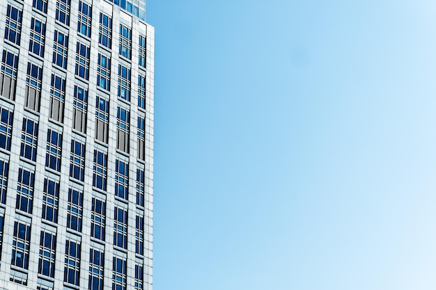 Eigentijds kantoorgebouw in moderne stedelijke architectuur in het financiële district