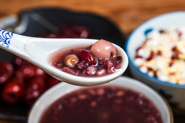 Photo eight treasure congee on traditional chinese festive porridge