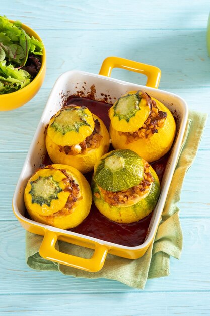 EightBall courgette gevuld met vlees bulgur en groenten