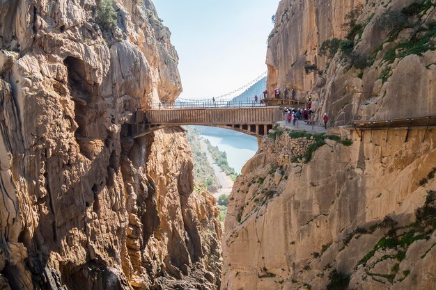 'el caminito del rey' king's little path 's werelds gevaarlijkste voetpad heropend in mei 2015 ardales malaga spanje