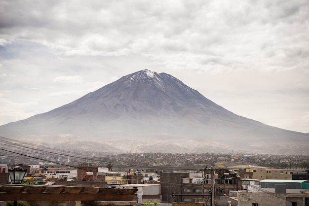 ペルー、アレキパのエルミスティ火山