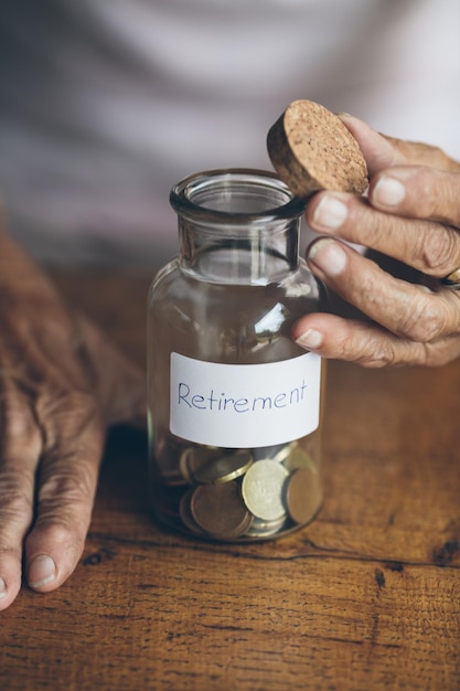 Photo elderly retired woman and her savings